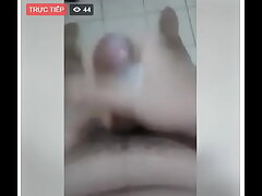 Vietnamese Live Stream on FB
